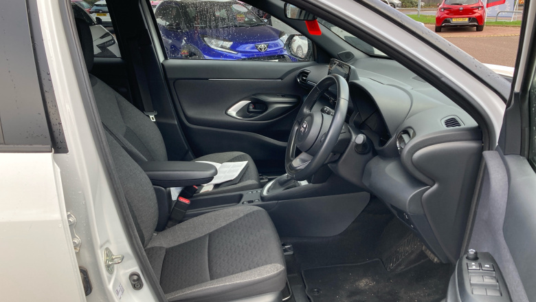 Toyota Yaris Cross 1.5 Hybrid Design 5dr CVT Hybrid Estate